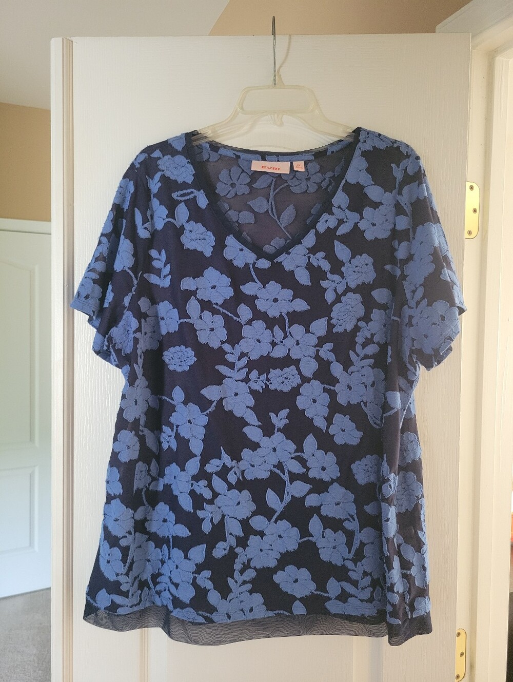 EVRI Plus Size 1X Floral Top Blouse Blue Black Mesh Burnout V-Neck Short Sleeve